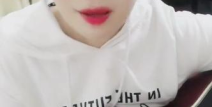 小姐姐自弹自唱童年,小姐姐演绎经典童年